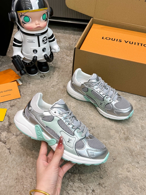 ルイヴィトン靴背面デザイン